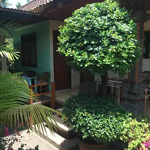 Nadialit , Seminyak Indonésie